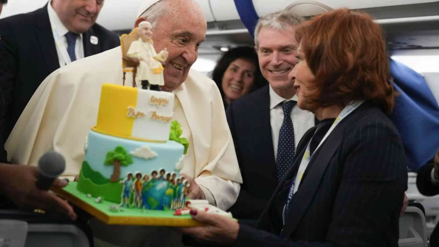 Gli 88 anni di Francesco e le 8 cose per cui dirgli grazie