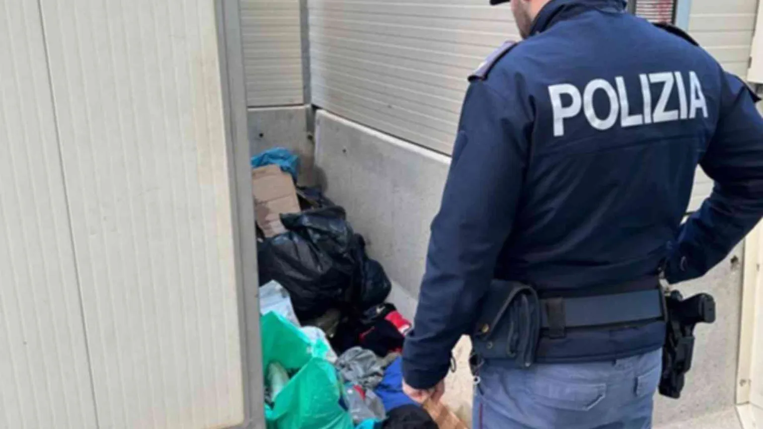 Il bimbo nato in strada: due abbandoni, adesso aiutare anche la madre