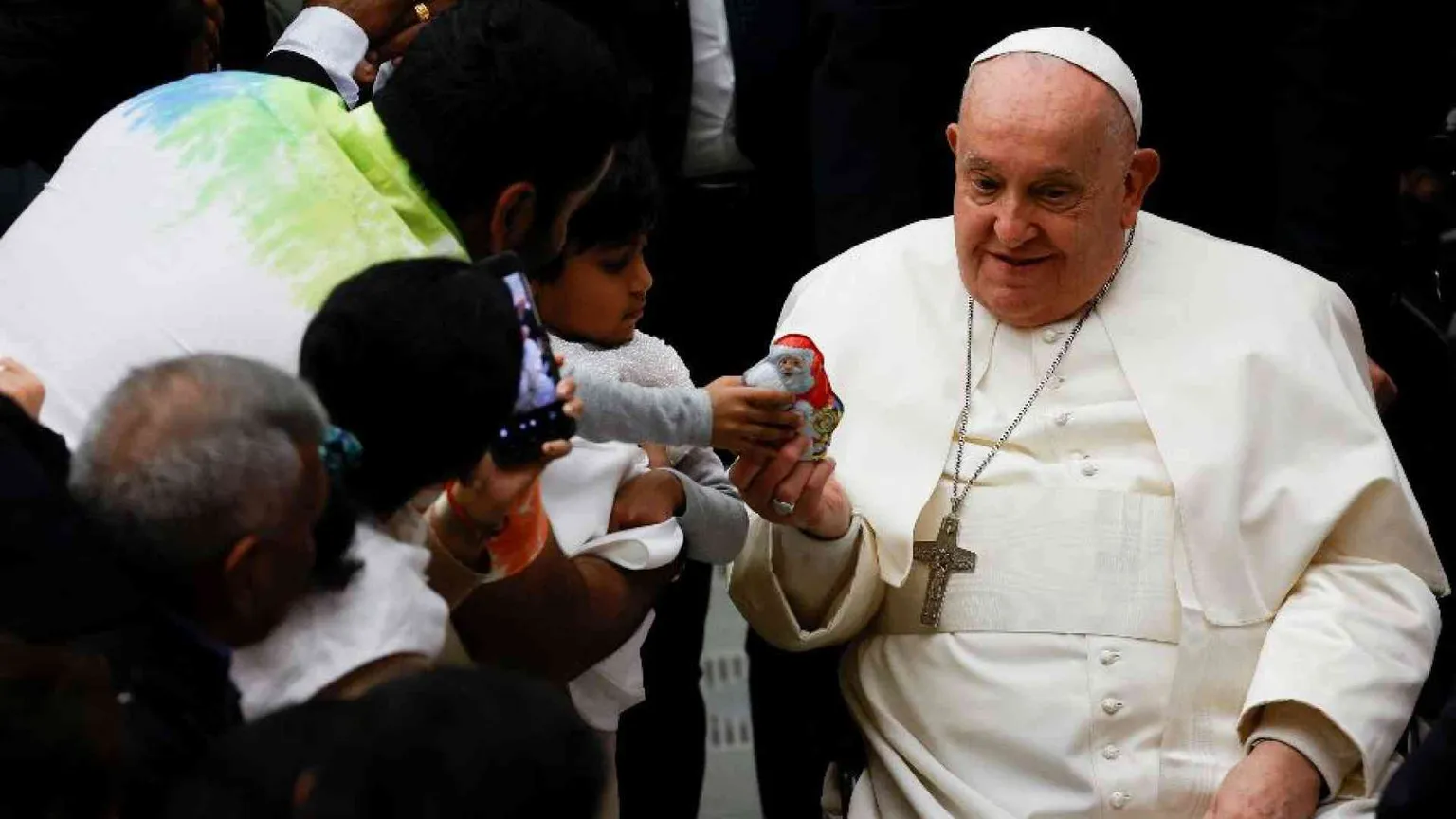 Il Papa alla Curia Romana: dobbiamo essere uomini e donne benedicenti
