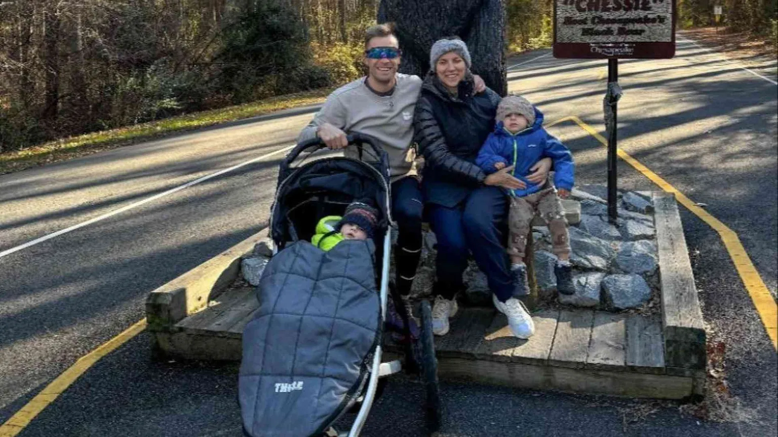 «Cento km di corsa spingendo il passeggino di mio figlio»