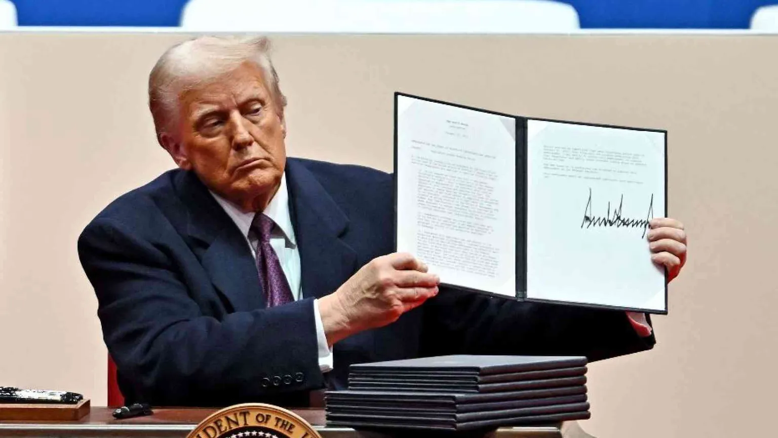 Sanità, clima, tasse e aiuti. Fuori da tutto: Trump chiude la porta degli Usa