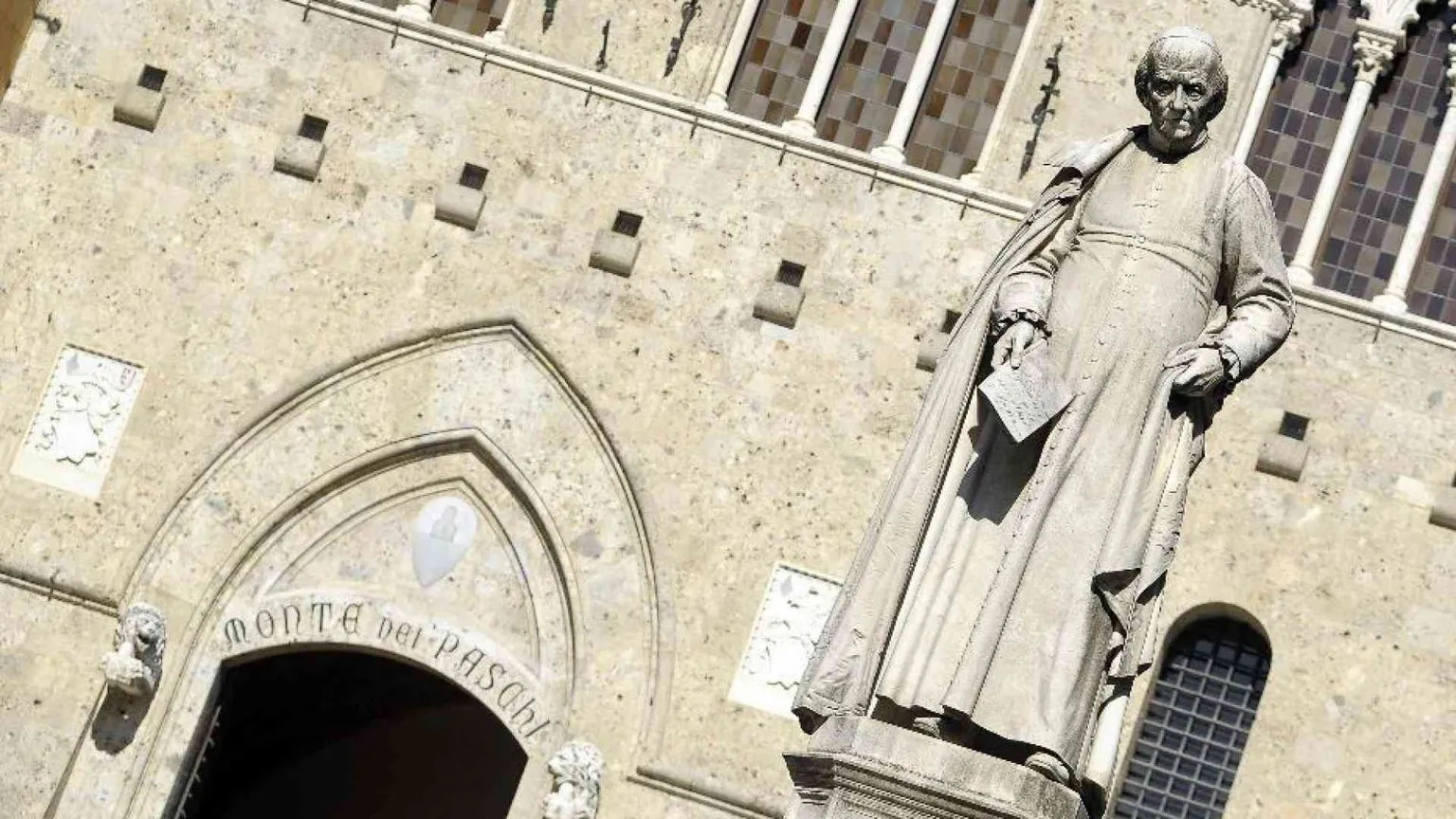 Mps e la scalata a Mediobanca: quel che c'è da sapere sul risiko bancario