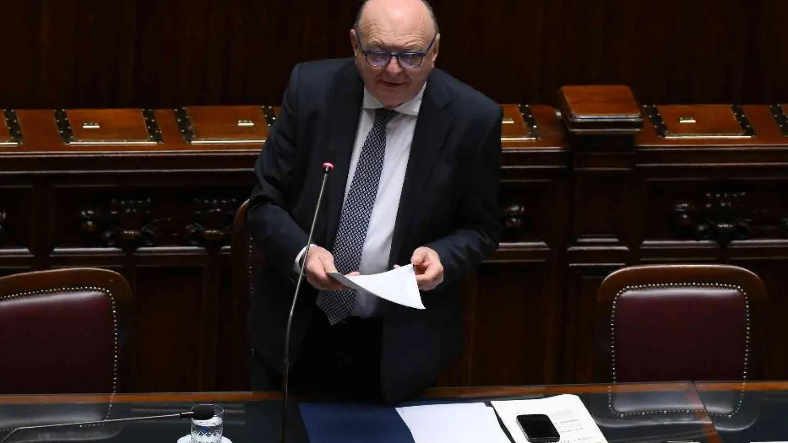 Le mosse allo studio del governo per abbassare i costi delle bollette