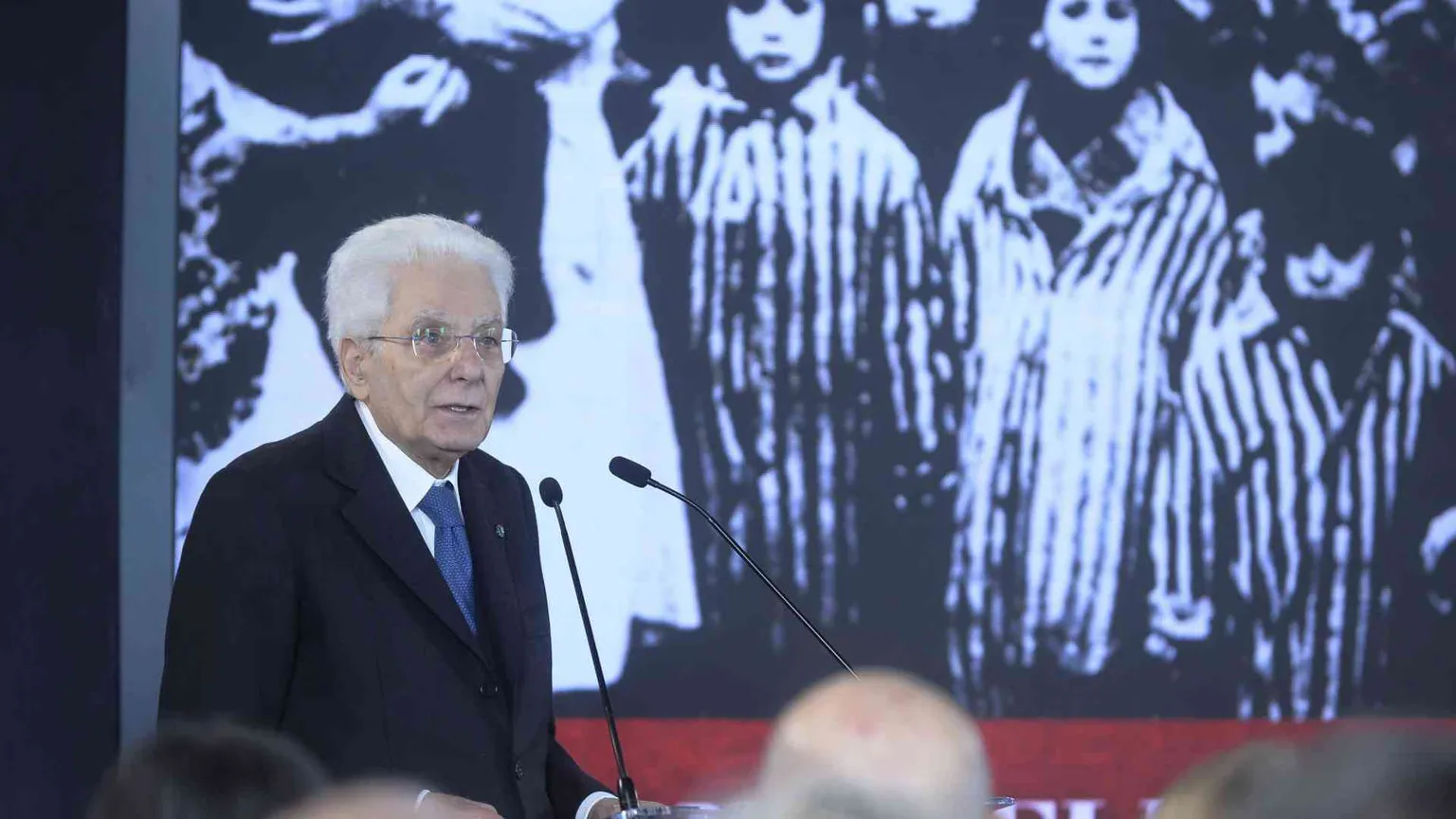 Mattarella: «Auschwitz l'abisso più oscuro toccato dall'umanità»