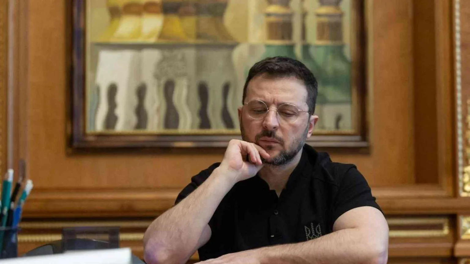 Tra Trump, Putin e il fronte interno, Zelensky è sempre più solo