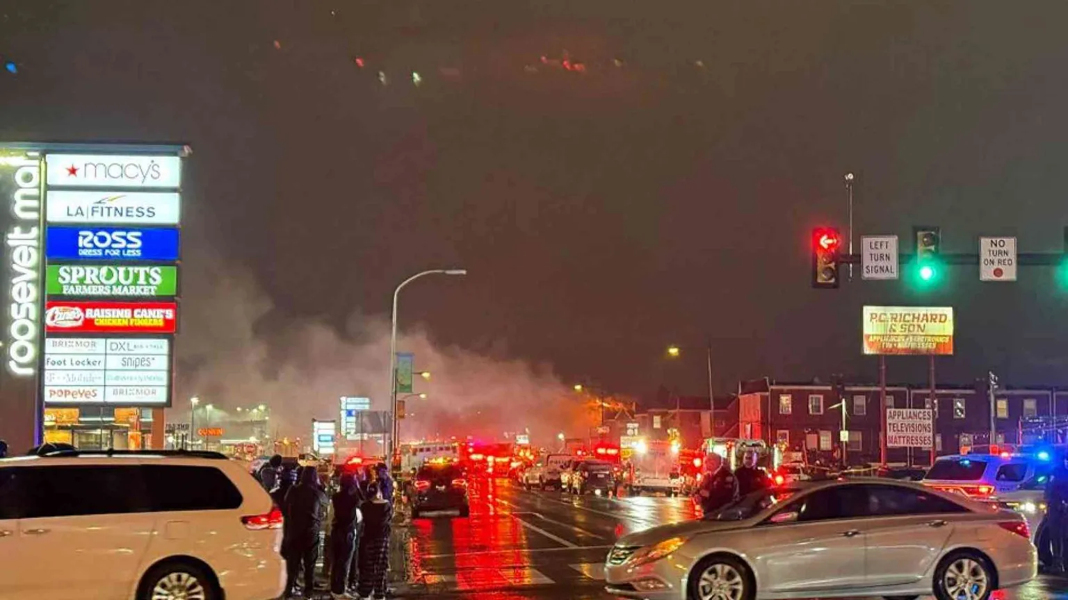 Jet si schianta a Philadelphia, 6 morti