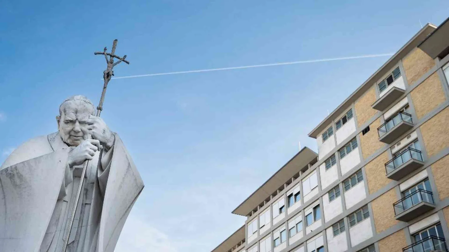 Dalla polmonite alle trasfusioni: come capire il quadro clinico del Papa