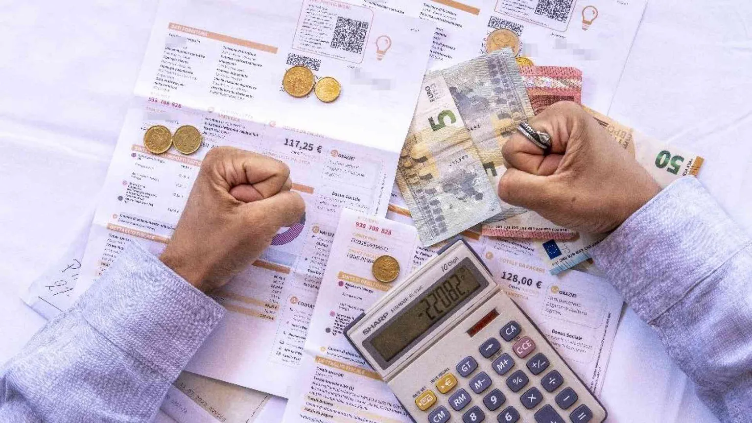 Contro la povertà energetica il progetto "Ti aiuto con l'energia"