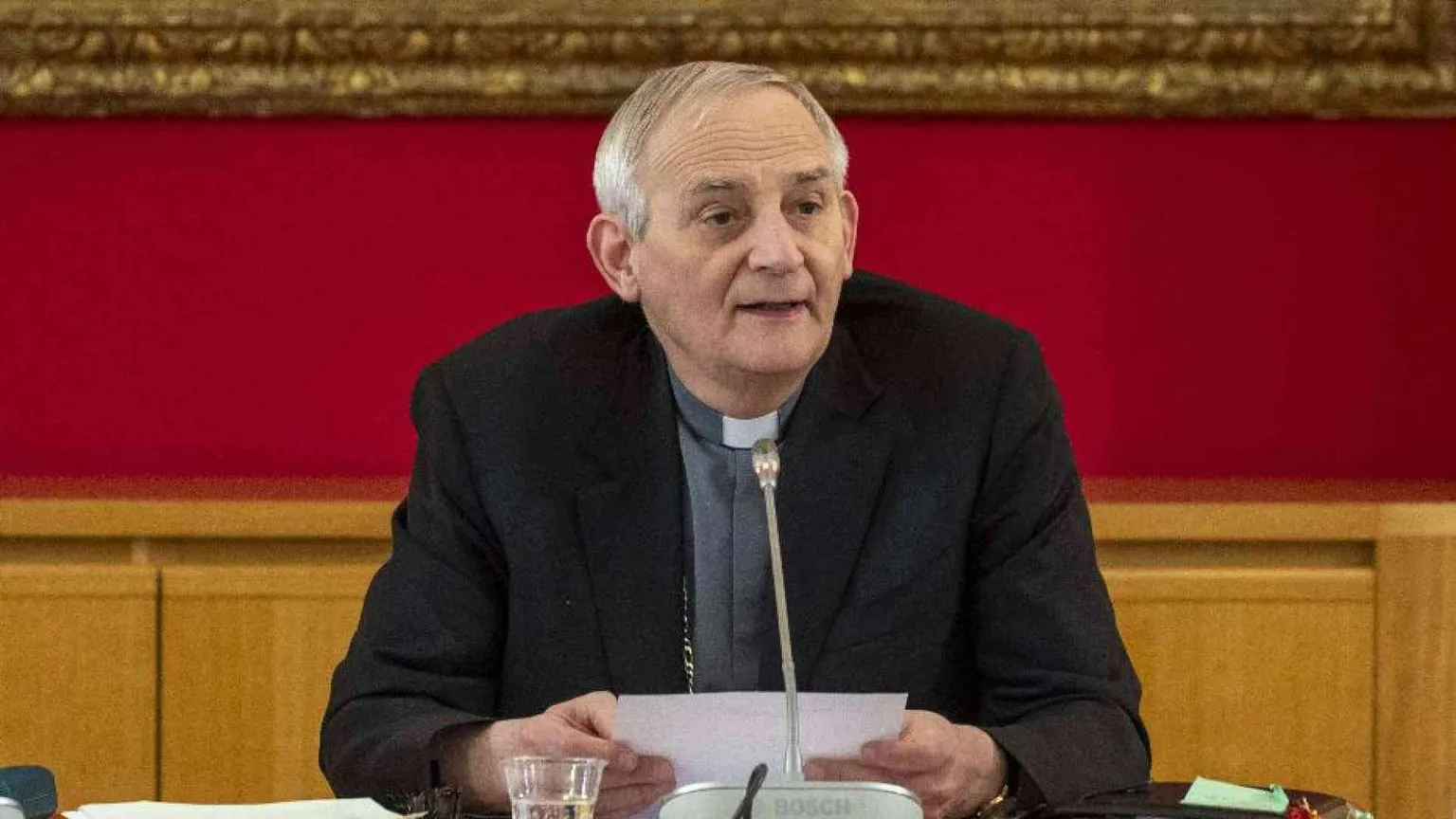 Zuppi: «Amnistia per i detenuti. In Europa no alla logica delle armi»