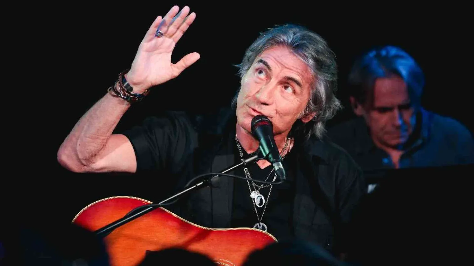 Ligabue: «Il Papa unica voce autorevole per la pace»