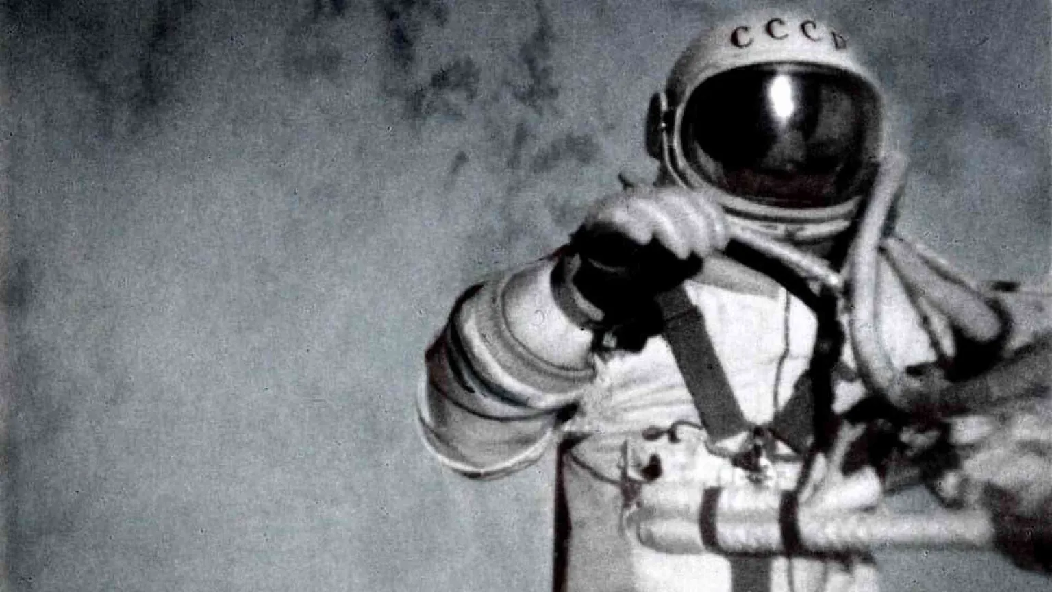 La passeggiata spaziale ha mostrato che la luce può riempire l'oscurità