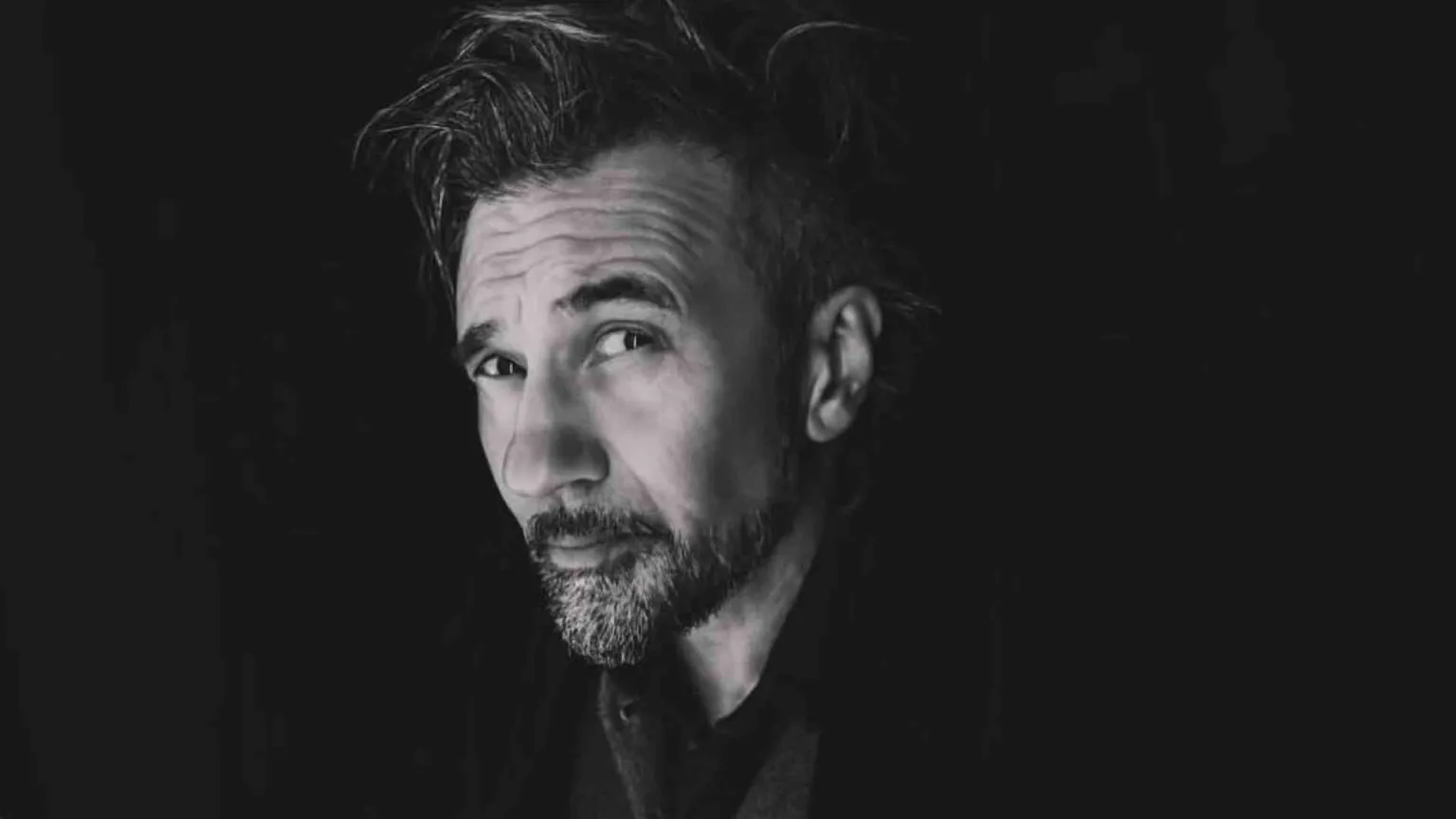 John De Leo: «Il mio canto libero e senza confini»