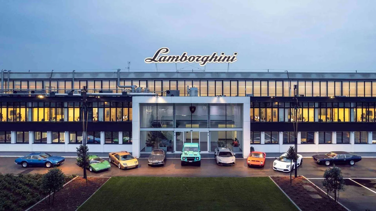 Numeri e fatturato da record: il lusso frena ma Lamborghini accelera