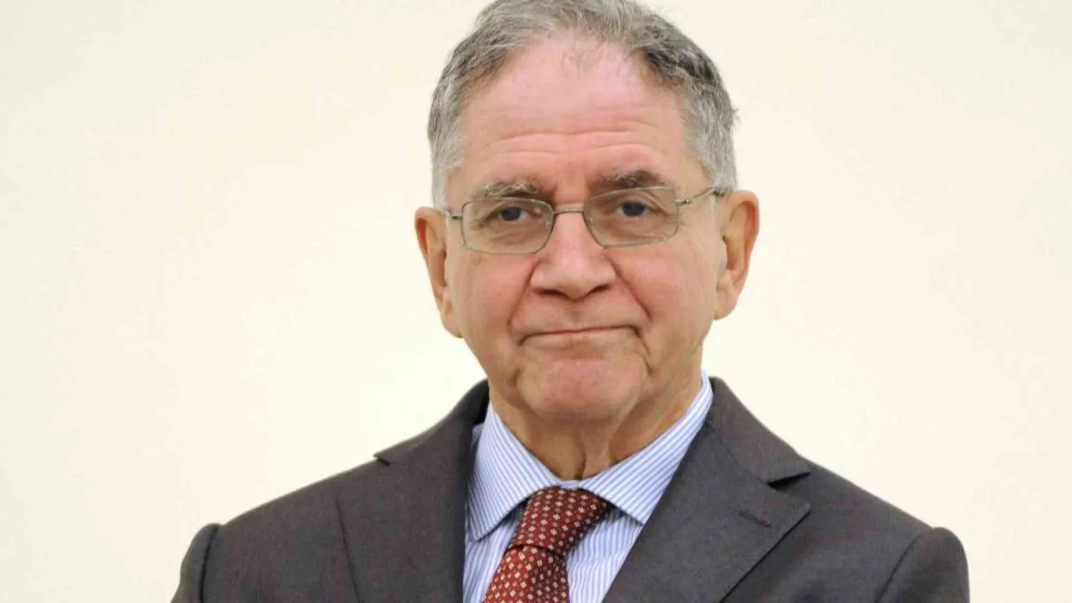 Buttiglione: «L'Ue rischia di morire. Meloni leader più forte, ma oscilla»