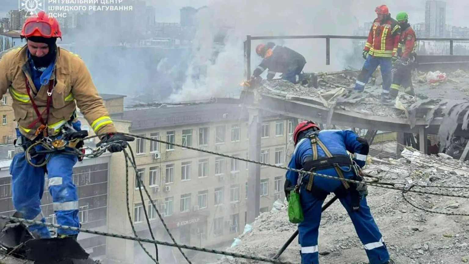 Nell'inferno di droni, sulla linea del fronte. «I negoziati? Sono un miraggio»