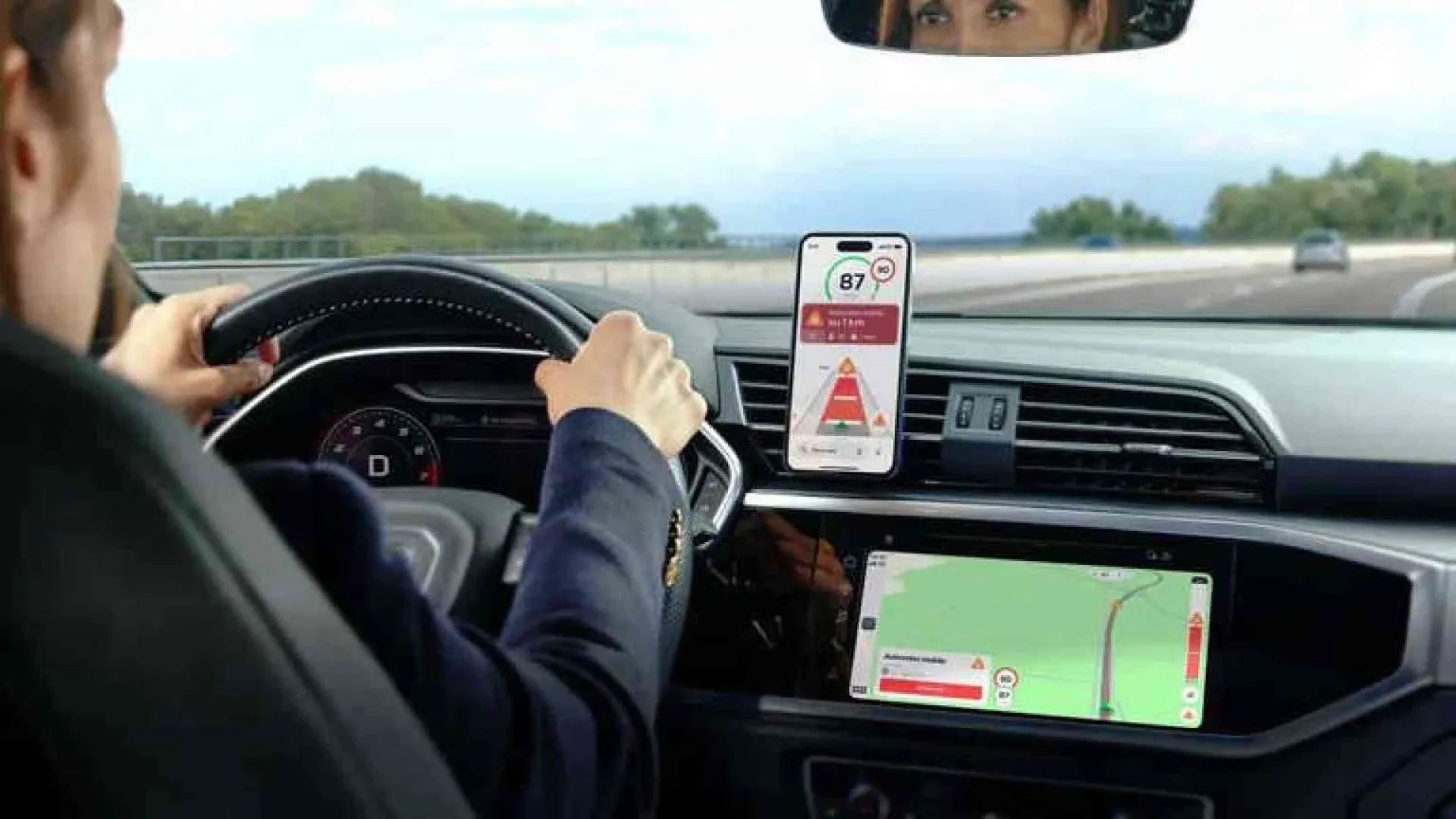 L'app predittiva che segnala gli autovelox diventa più intelligente