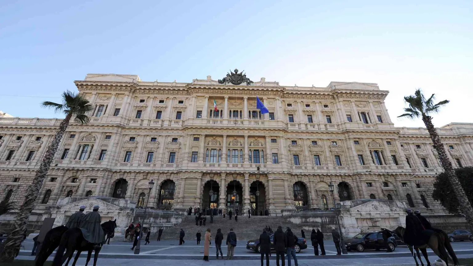 La Cassazione cancella i termini “padre” e “madre” dai documenti dei minori