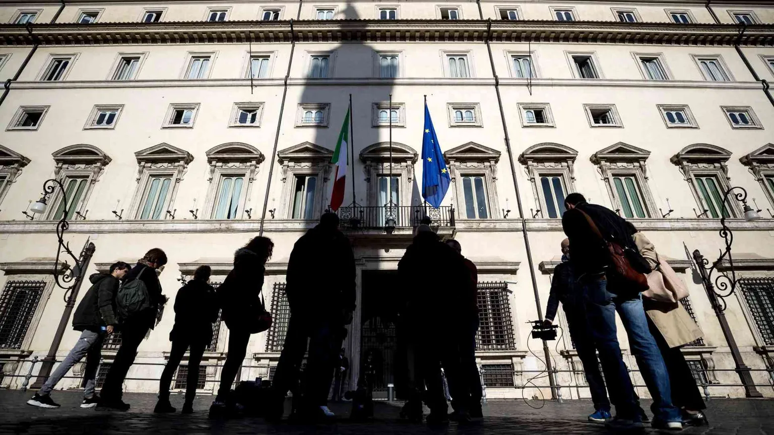 «Sobrietà per il 25 aprile», polemica sull'appello del ministro Musumeci