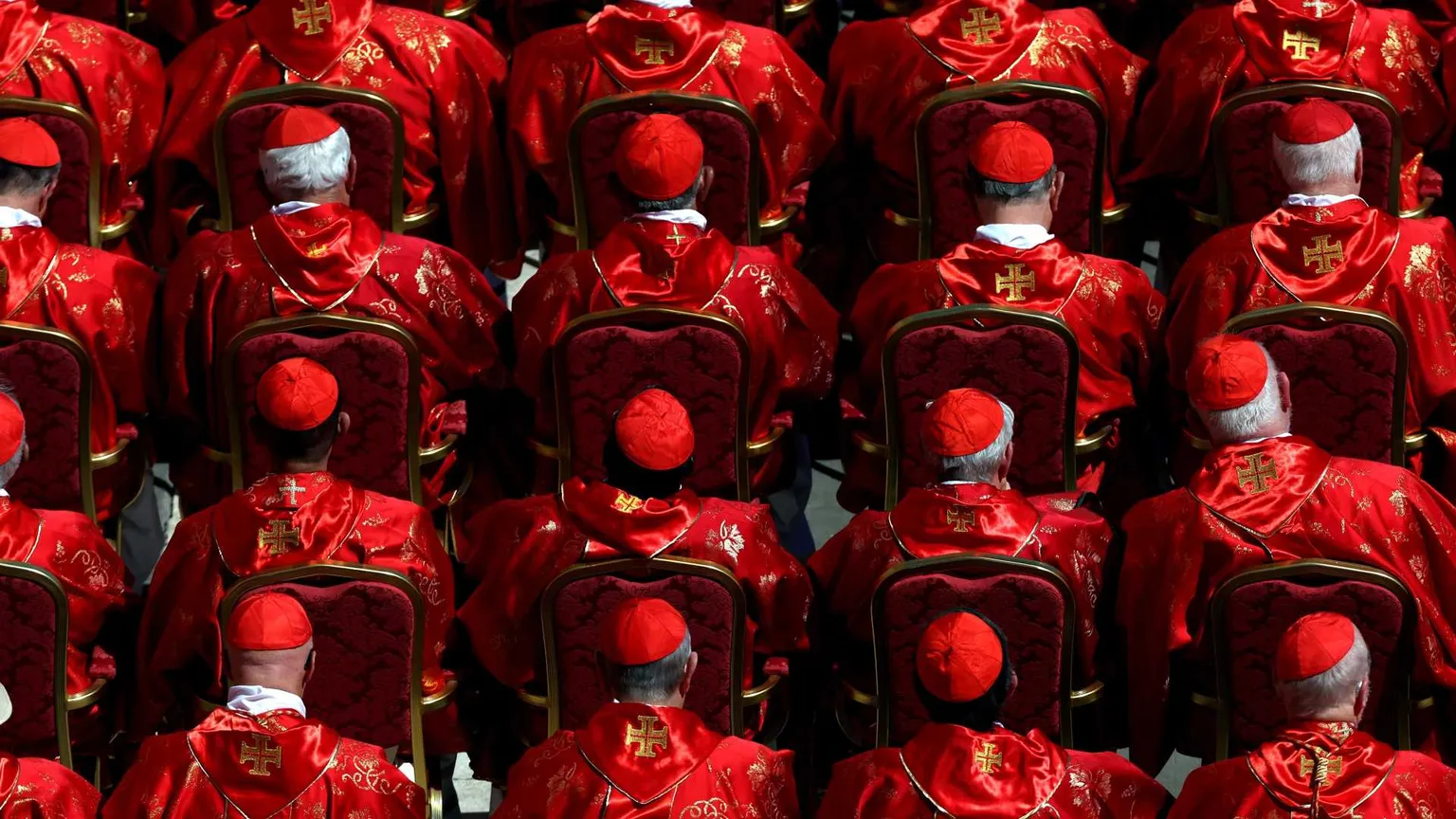 Il silenzio nella Cappella Sistina sarà un segno dentro il rumore del mondo