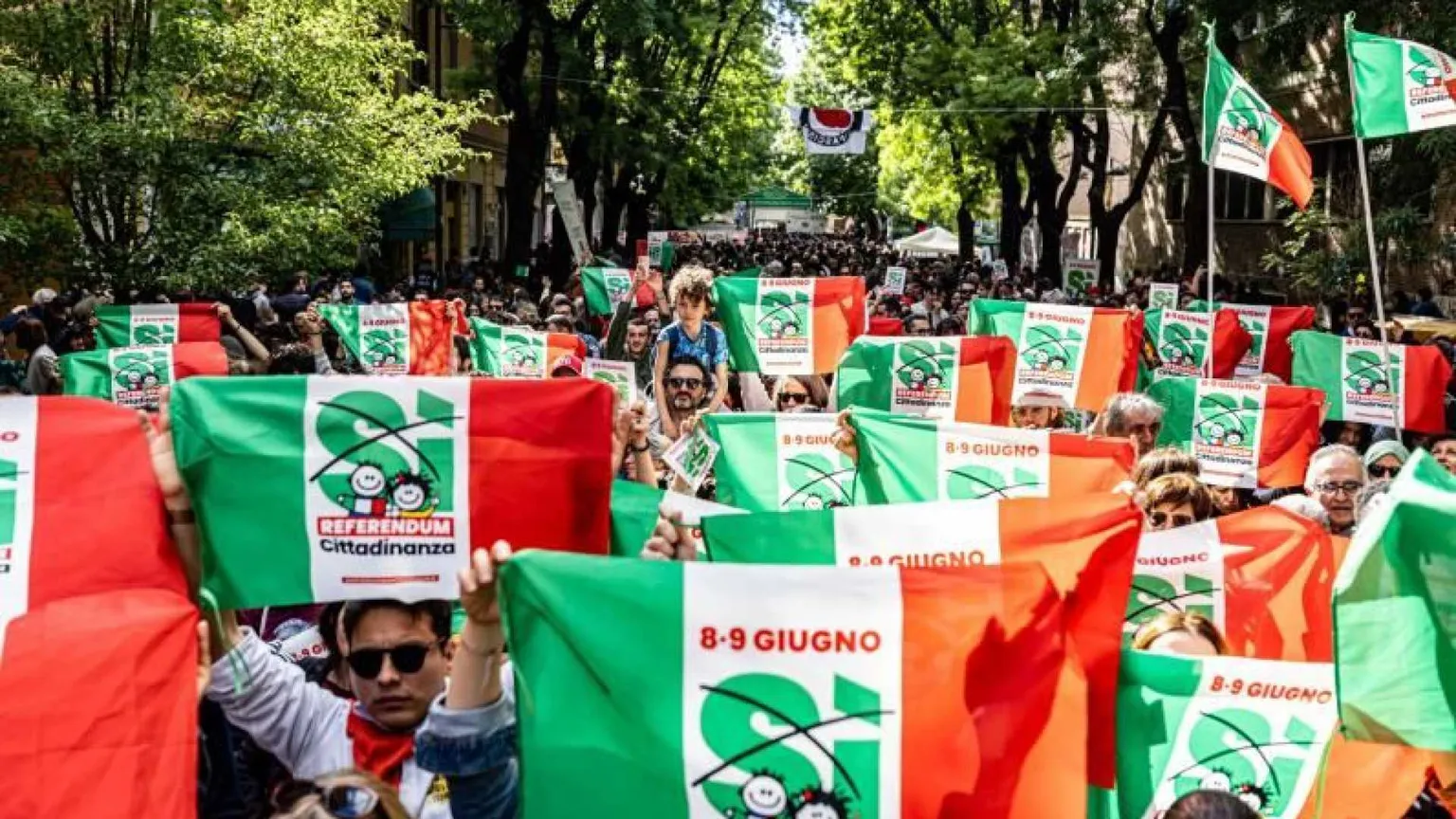Gli italiani di fatto, ma non di diritto. Perché si farà un referendum