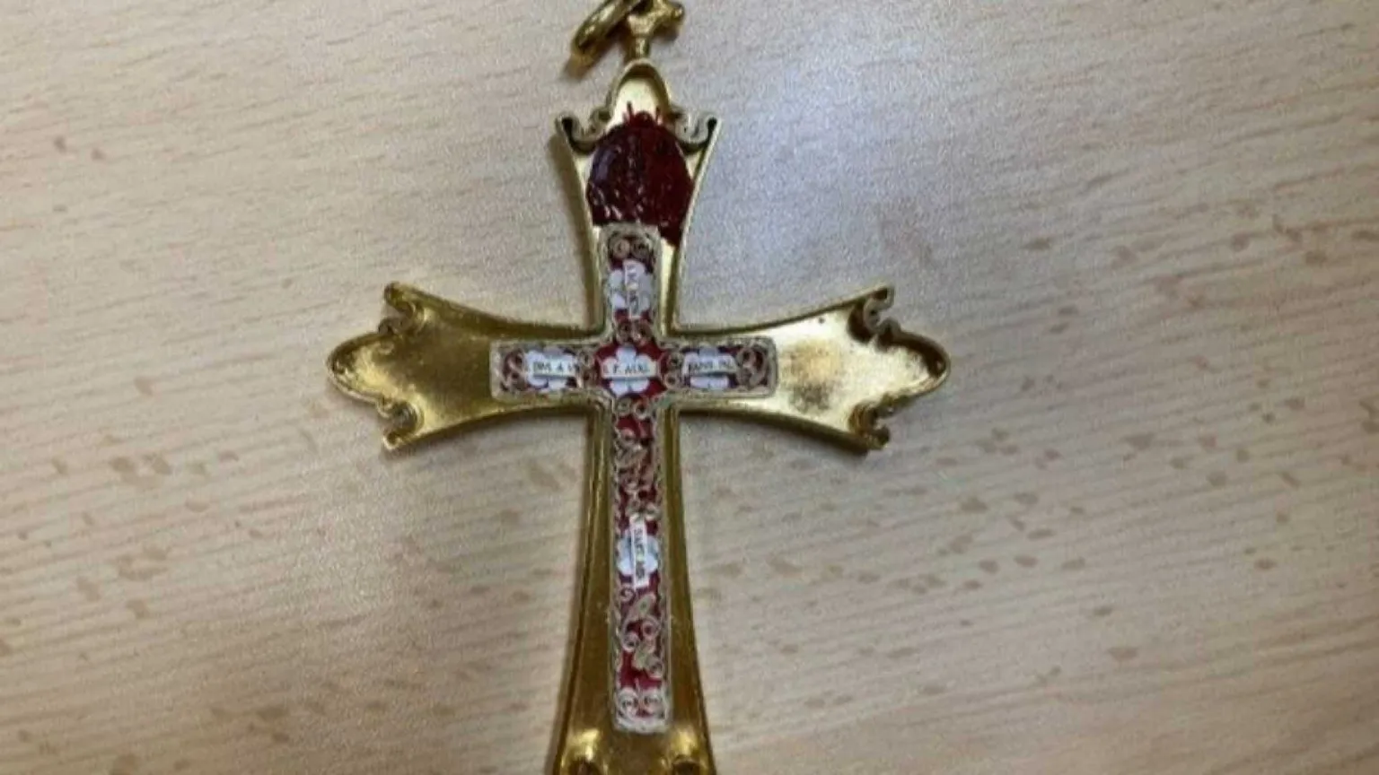 Nella croce pettorale di Leone XIV cinque reliquie agostiniane