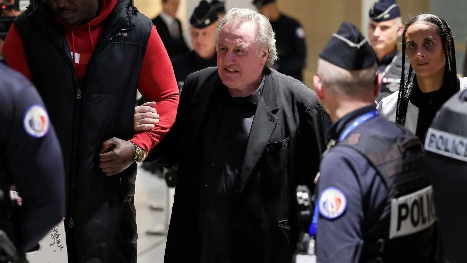 Gerard Depardieu condannato a 18 mesi (con la condizionale)