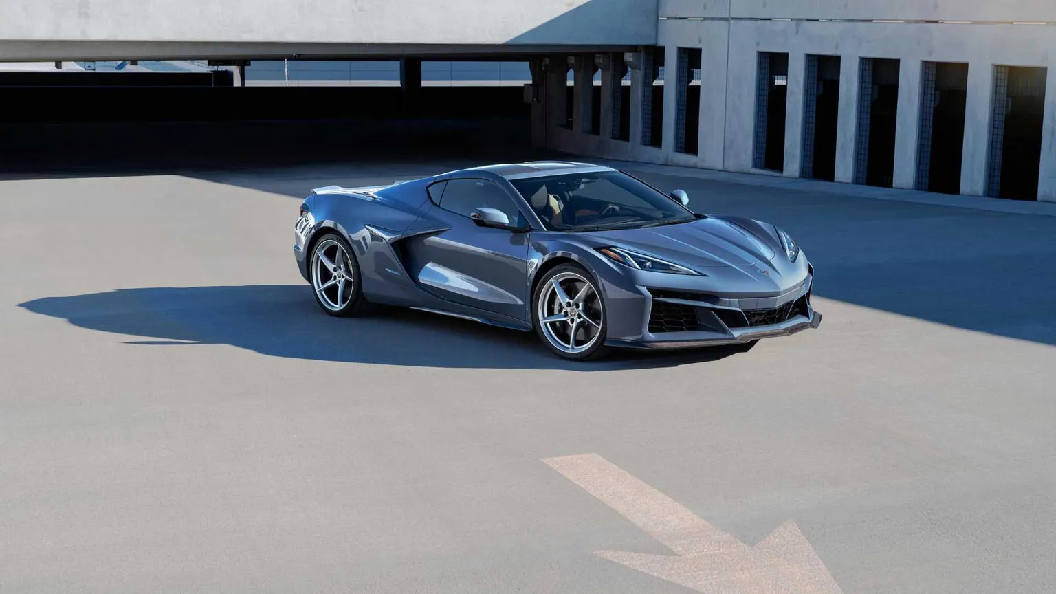 Il ritorno della Corvette: anche le muscle cars si elettrificano