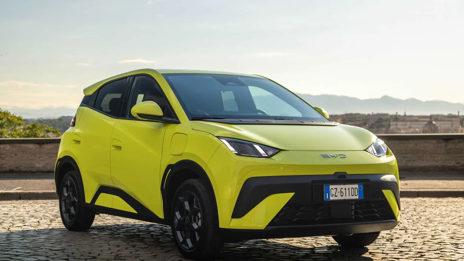 BYD Dolphin Surf, arriva la piccola elettrica da meno di 19.000 euro