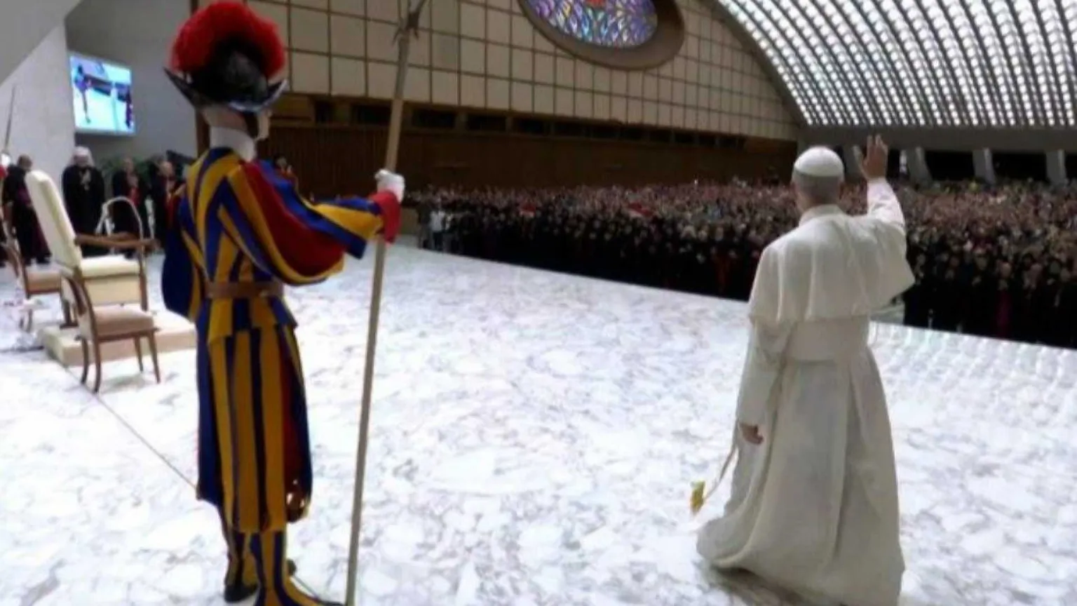 Dal Papa jazzista al motivatore delle guardie svizzere: le bufale su Leone XIV