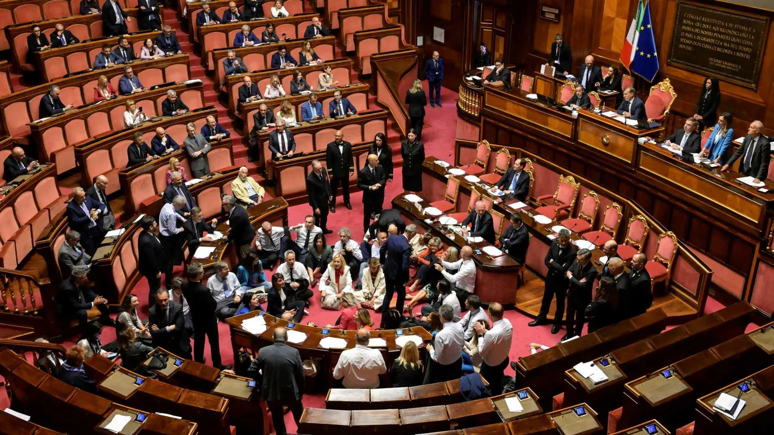 Nuovi reati e molte aggravanti: cosa c'è nel Decreto sicurezza