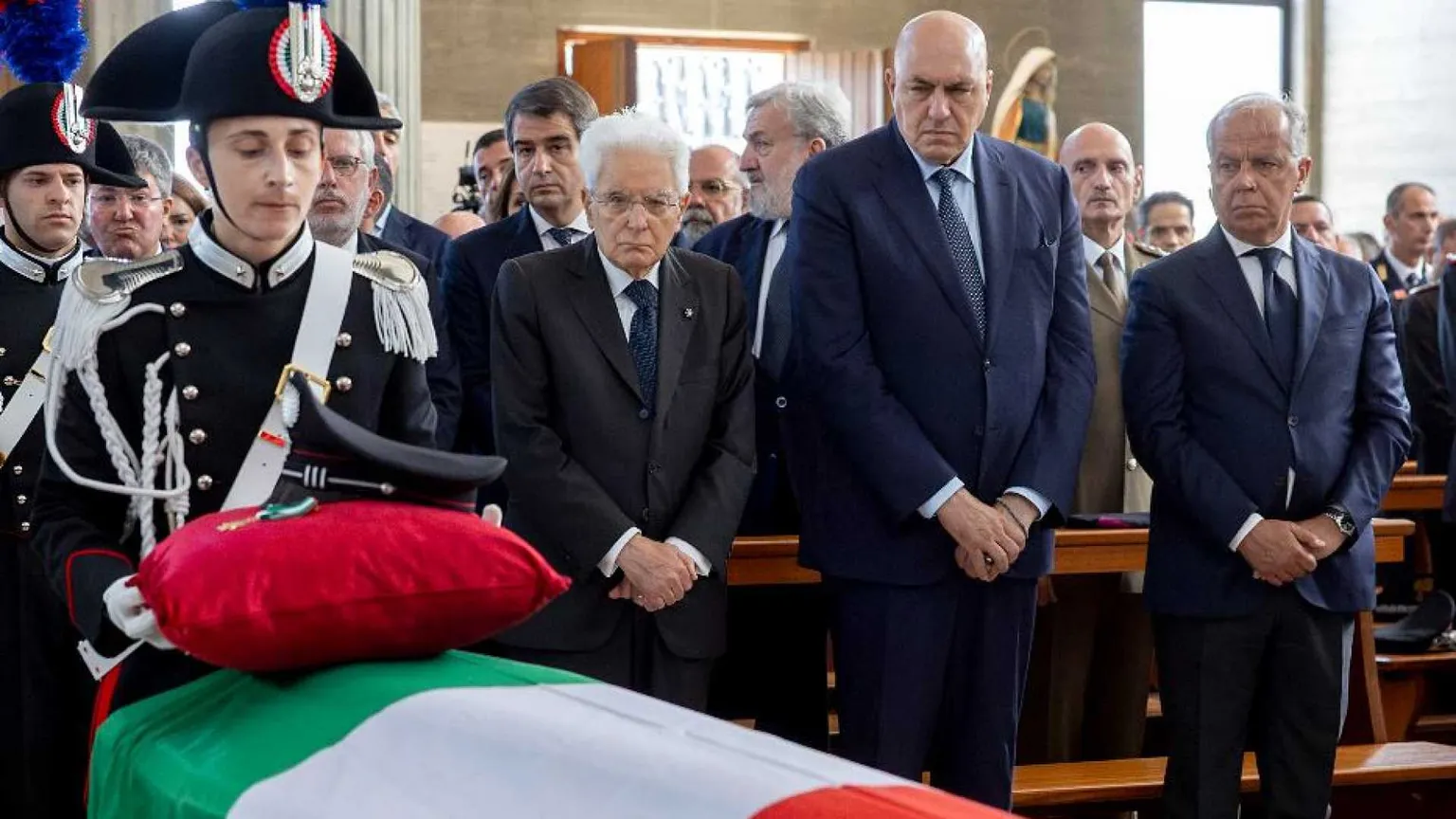 Addio al carabiniere ucciso. «Ha dato la vita per il dovere»