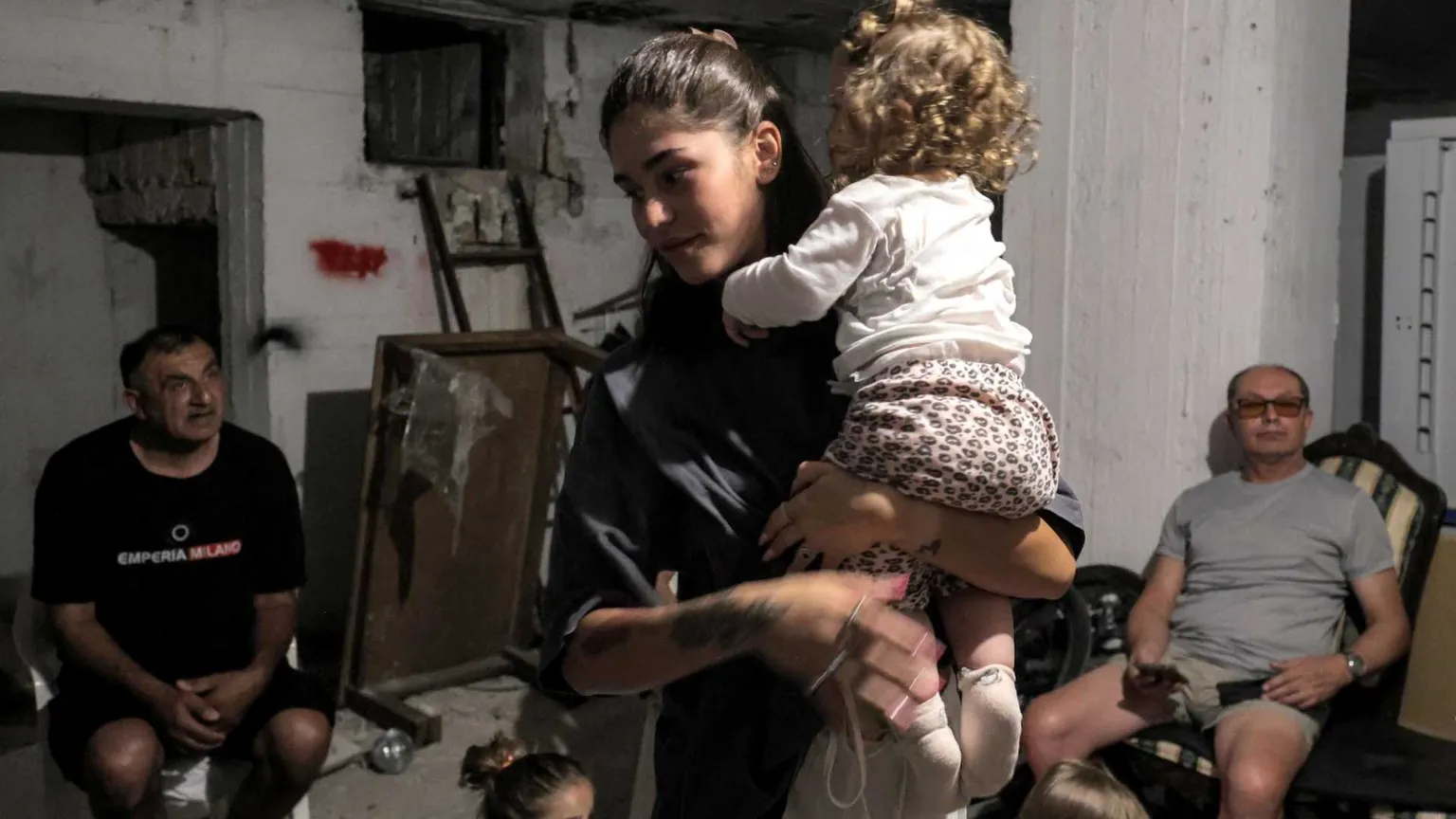 La vita nei bunker delle famiglie israeliane. «Come 80 anni fa»