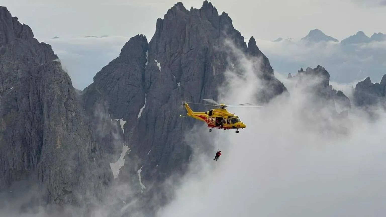 L'alpinista caduto e Alessandro che teneva la corda: di cosa è capace un figlio