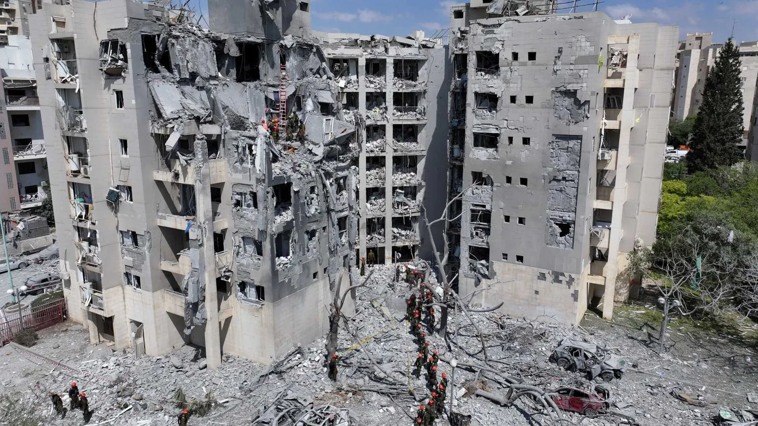 L'ultima alba di guerra sotto i missili è la più lunga per Israele