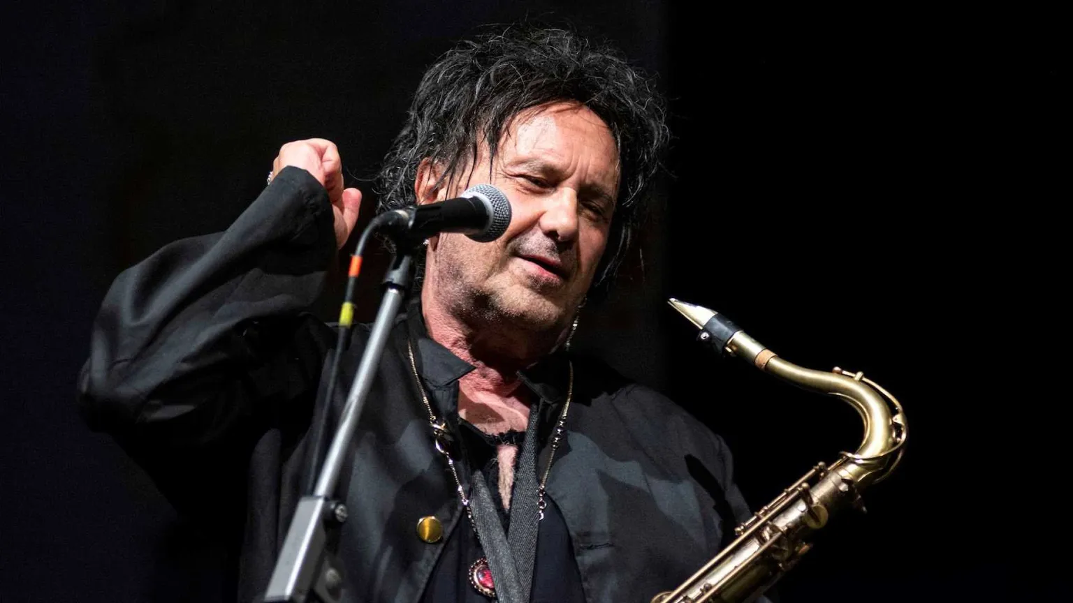 Enzo Avitabile: «La mia musica è un cantico di pace»