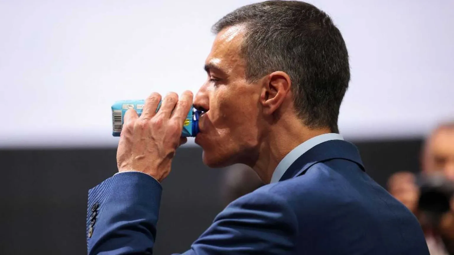 Pedro Sánchez traballa: l'«Ultimo dei mohicani» rischia il tonfo