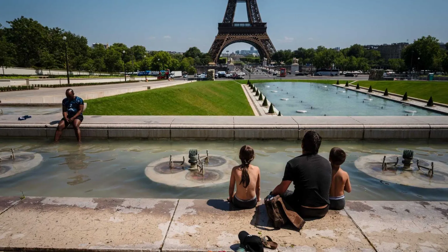 I 40 gradi di Parigi, i 46 del Portogallo. Giorni bollenti per l'Europa