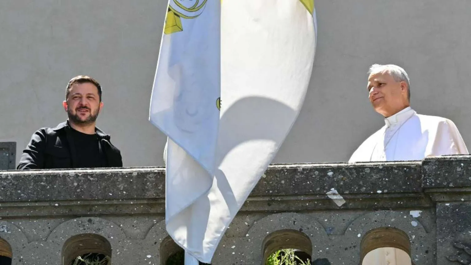 Il Papa incontra Zelensky: il Vaticano pronto ai colloqui fra Mosca e Kiev