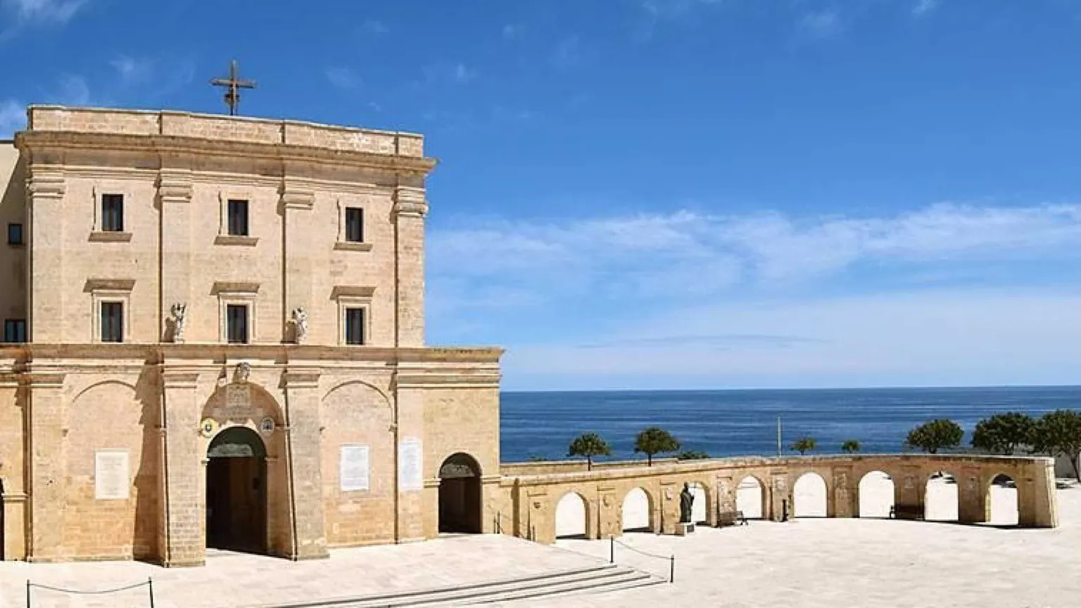Per fede, non per le foto: i santuari dove le coppie decidono di sposarsi