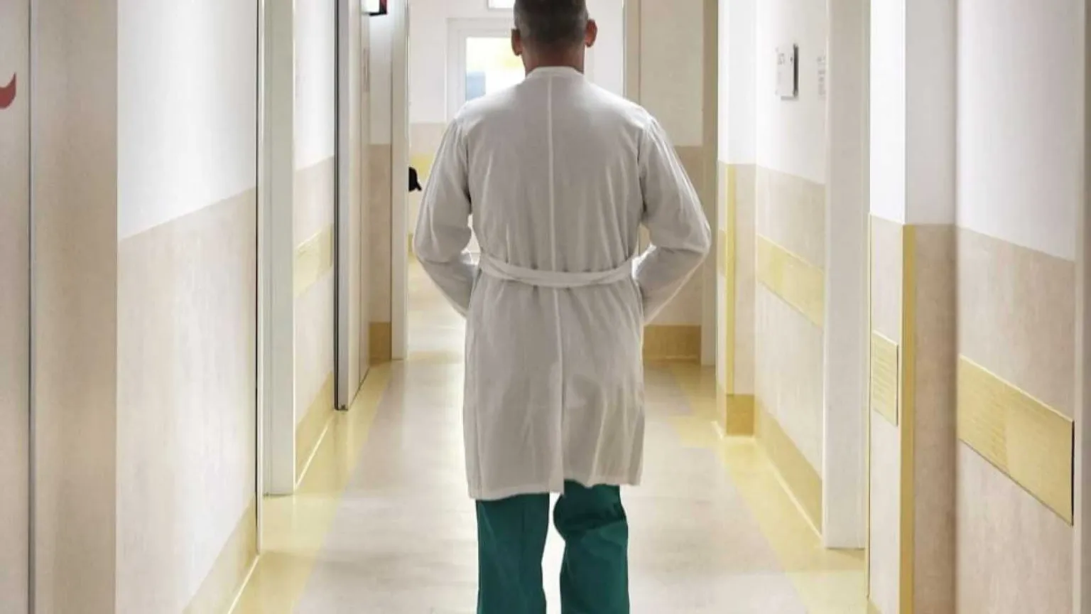 Medici, cos'è lo "scudo penale" e perché è stato ancora rimandato