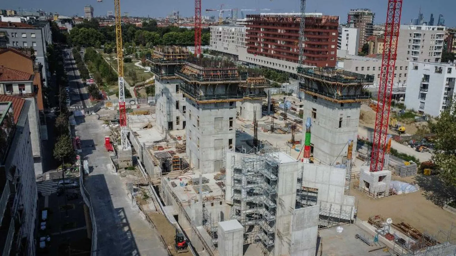 Le torri e i megacantieri: Milano un mese dopo resta in attesa di giudizio