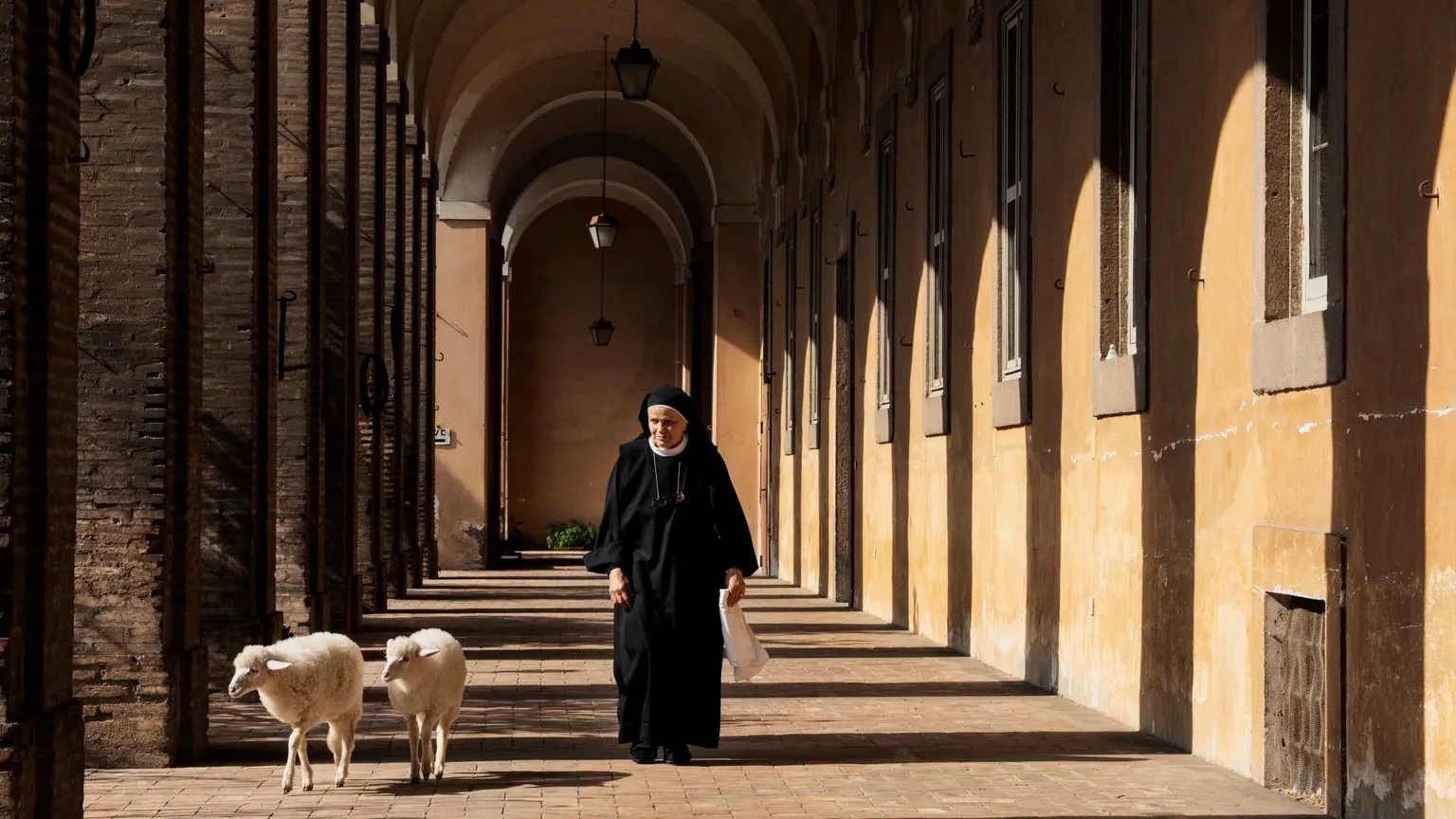 “Agnus Dei”, il silenzio del chiostro conquista Venezia