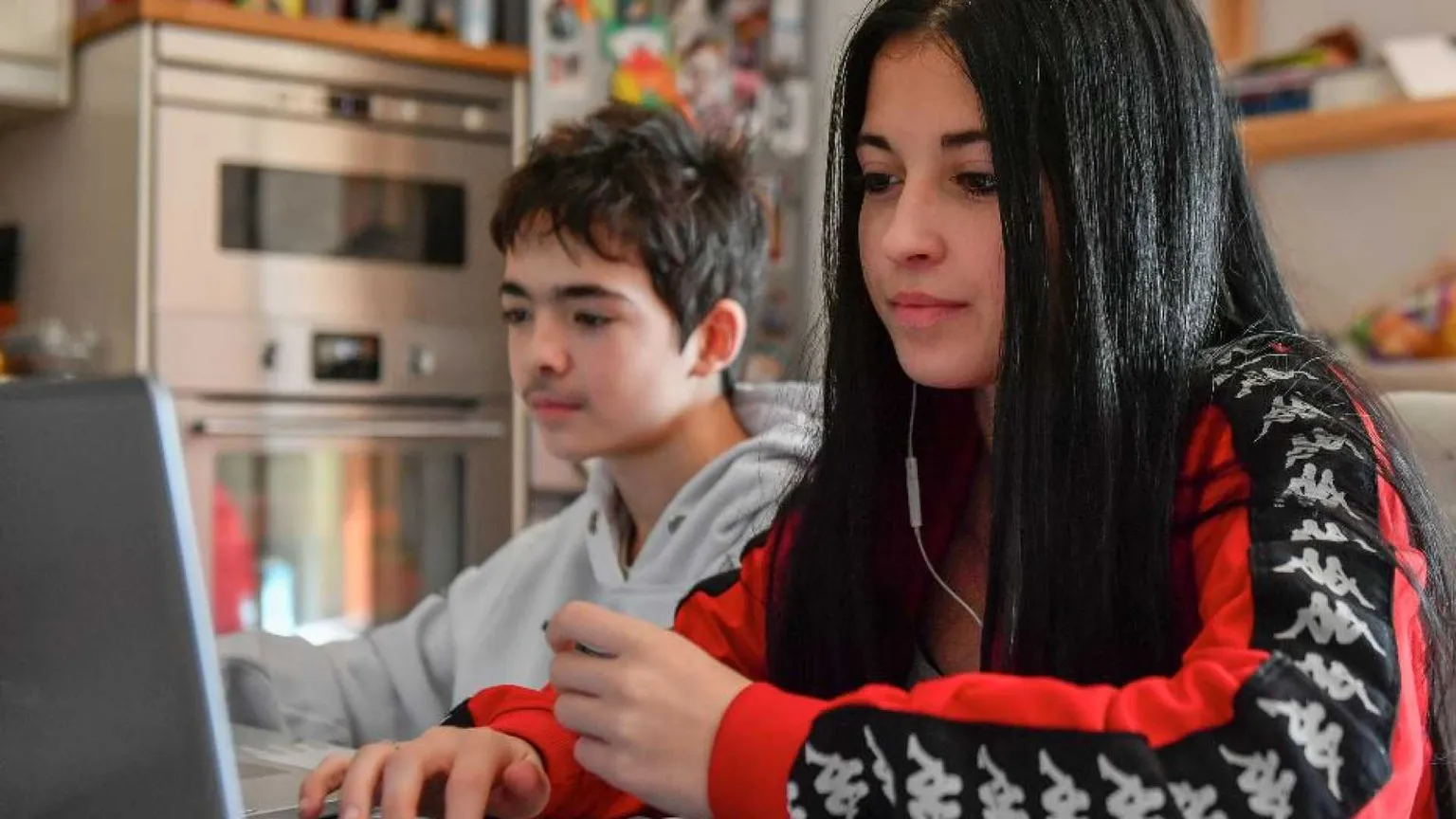 La storia della mamma di 16 anni che chiede di poter fare la Dad a scuola
