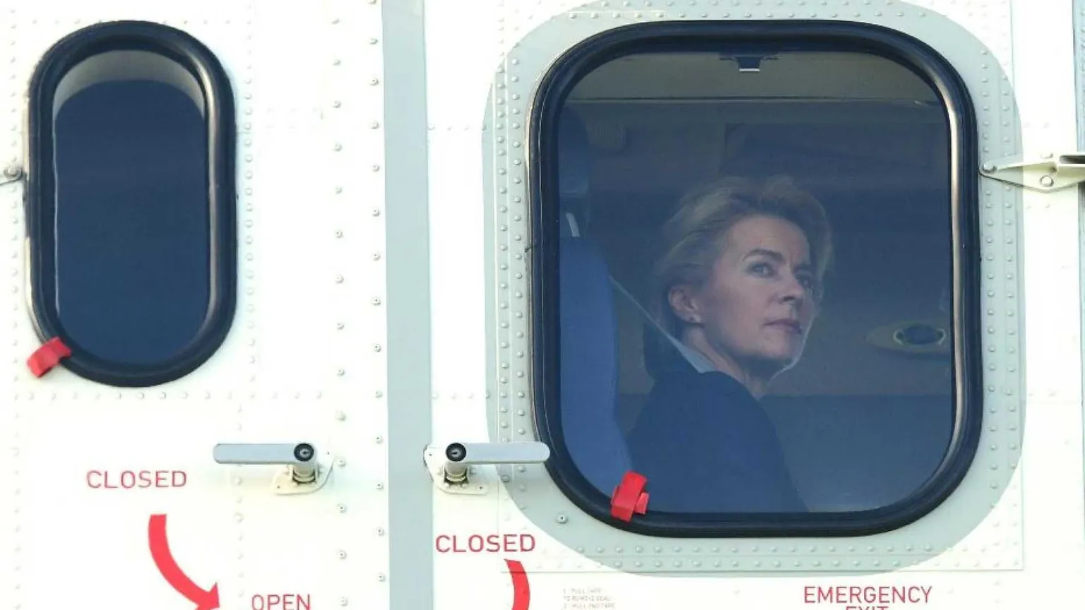 Attacco informatico russo all'aereo di Von der Leyen, Mosca nega