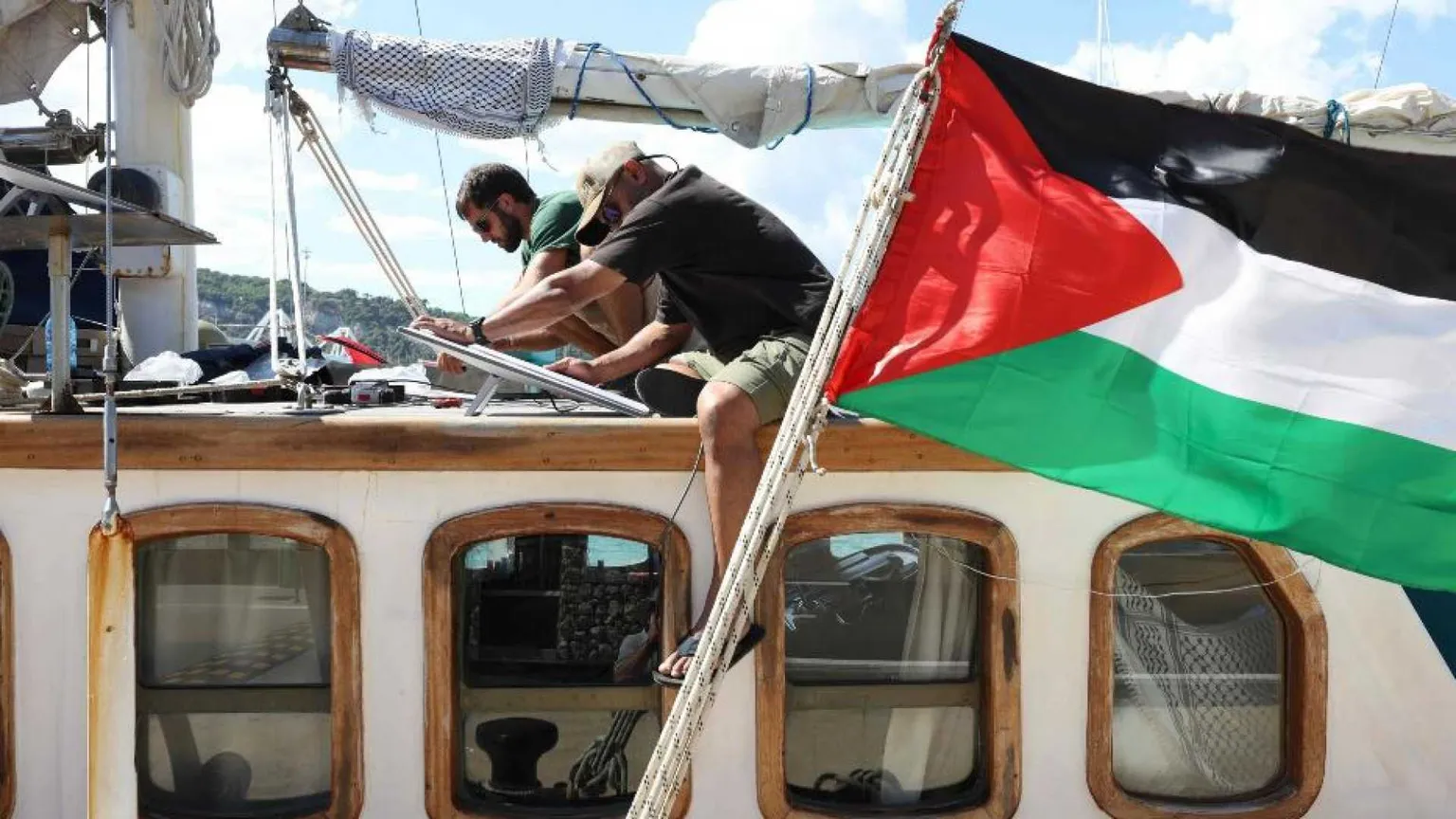 Meloni risponde all'appello di Schlein: «Tuteleremo gli italiani sulla Flotilla»