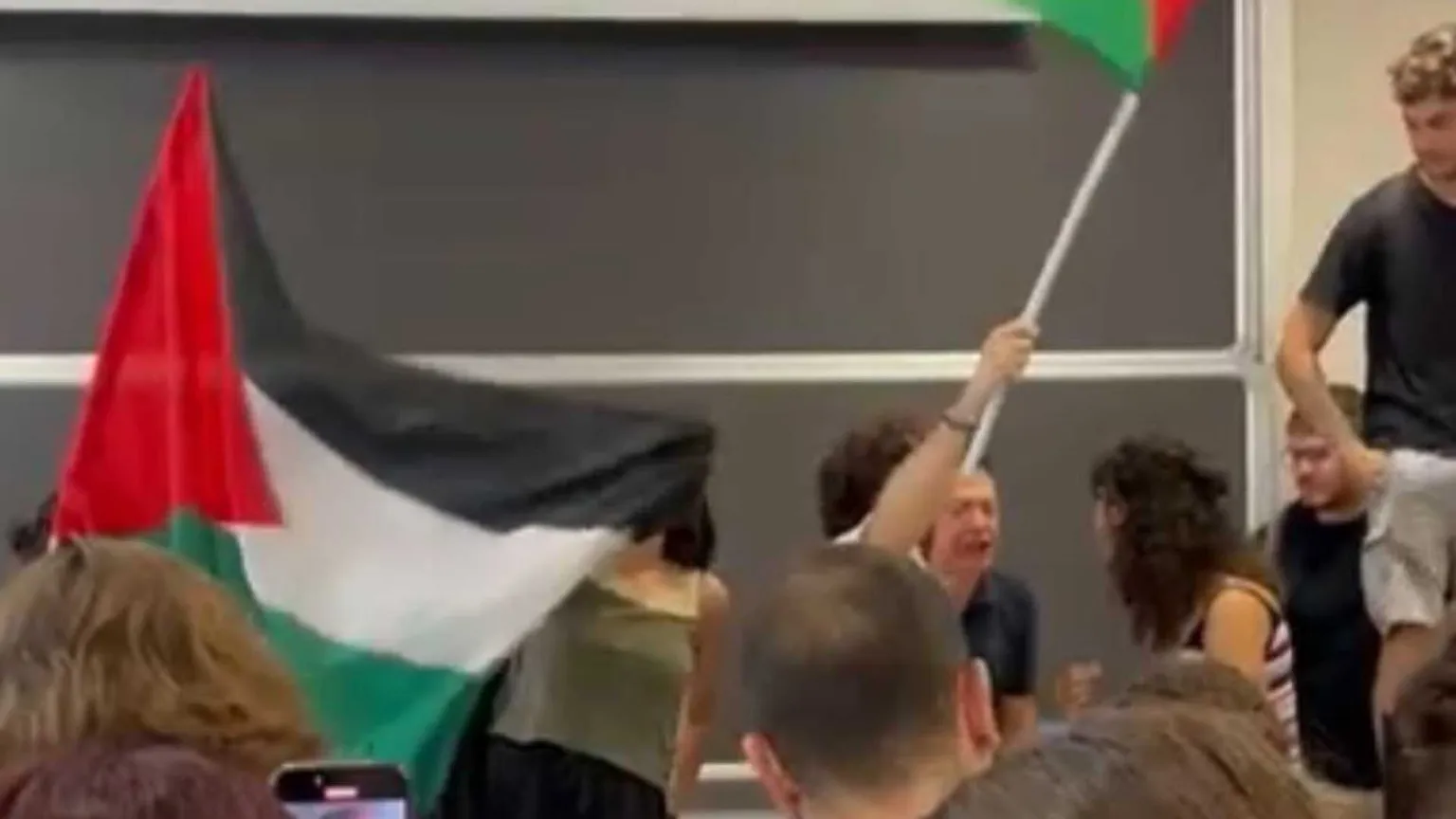 Prof aggredito a Pisa, la guerra a Gaza divide anche le università