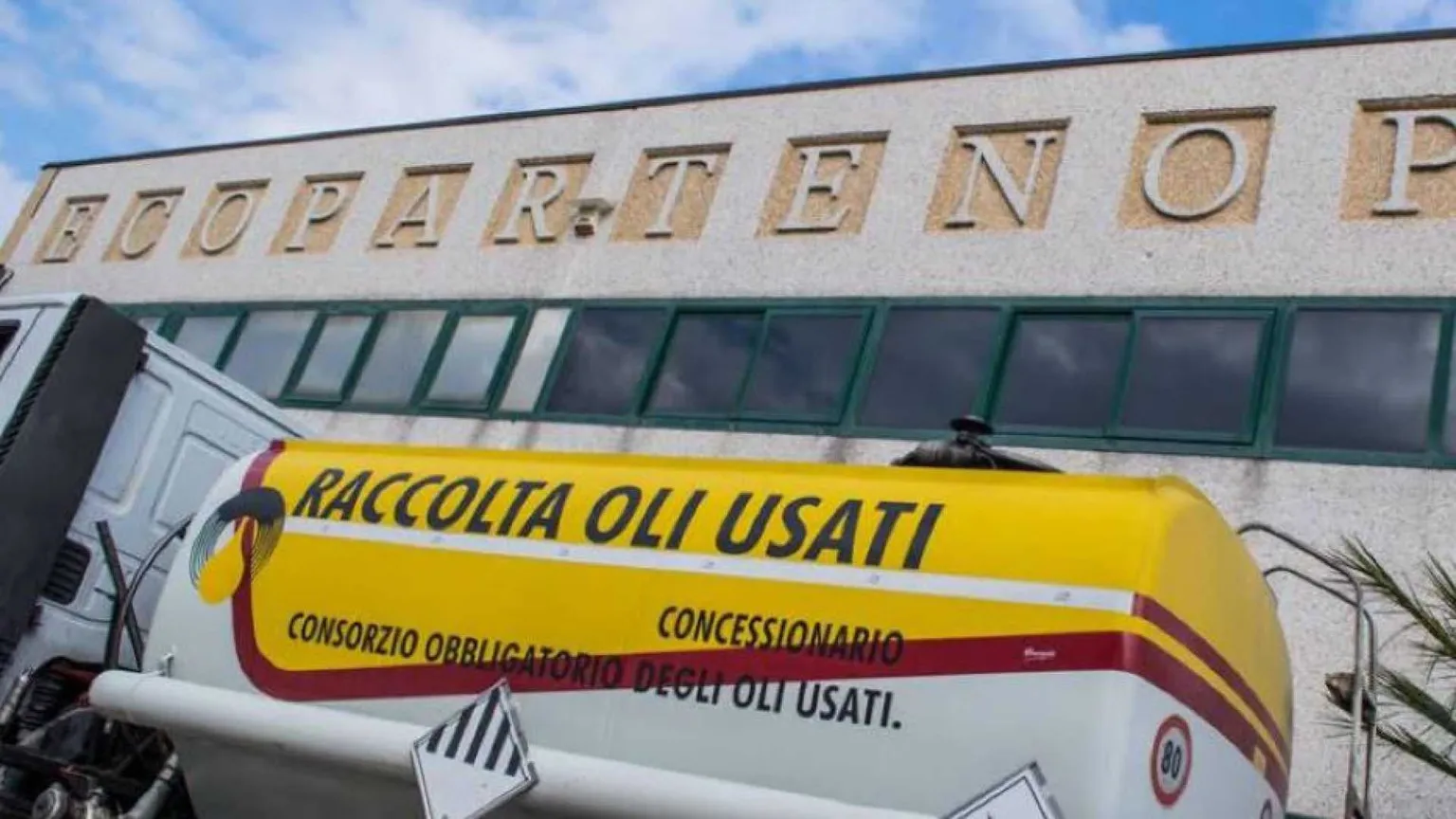 Esplosione in azienda di rifiuti: tre operai morti e due feriti