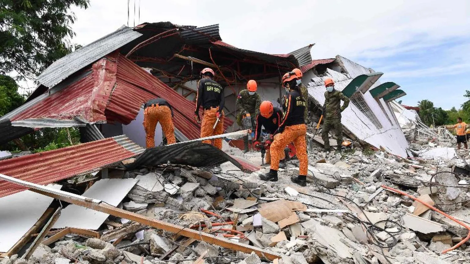 Terremoto devasta le Filippine: oltre settanta i morti