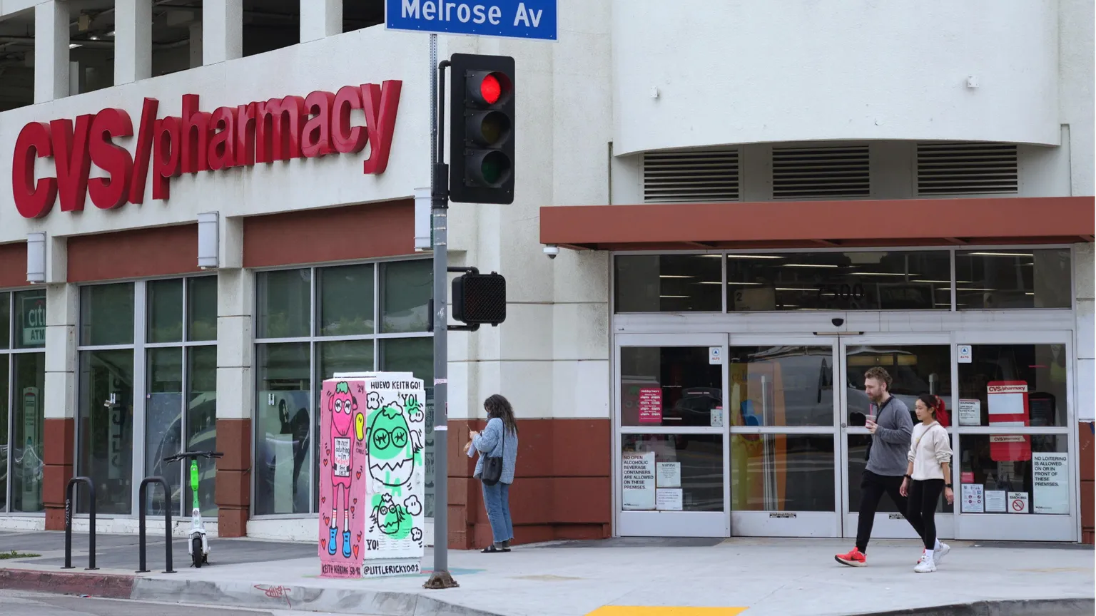 Immagine di una farmacia a Los Angeles negli Stati Uniti