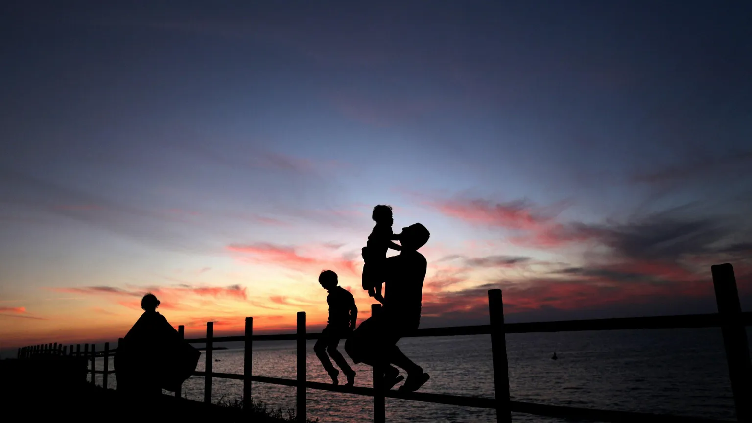 Una famiglia sul mare di Gaza prima che scoppiasse la guerra